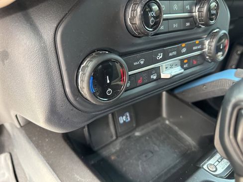 Used 2022 Ford Bronco Wildtrak AWD/4WD image 27