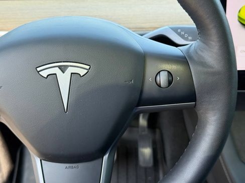 Used 2021 Tesla Model Y Long Range AWD/4WD image 16