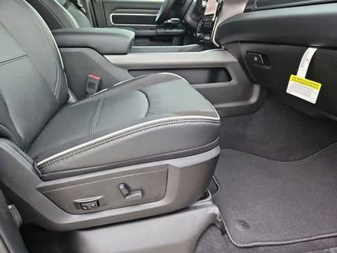 New 2026 RAM 2500 Laramie AWD/4WD image 22