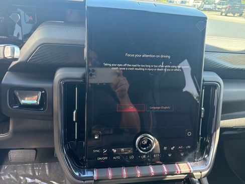 New 2025 GMC Yukon XL AT4 w/ AT4 Premium Plus Package image 20