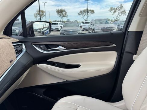 Used 2024 Buick Enclave Avenir w/ Avenir Technology Package image 16