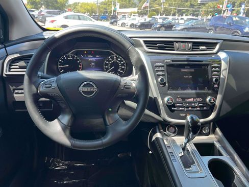 Used 2025 Nissan Murano SV AWD/4WD image 24