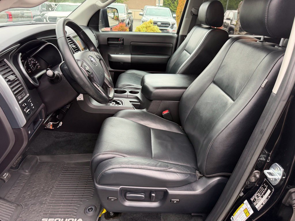 Used 2018 Toyota Sequoia TRD Sport AWD/4WD image 14