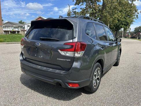 Used 2021 Subaru Forester Premium AWD/4WD image 5