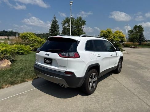 Used 2019 Jeep Cherokee Limited AWD/4WD image 3