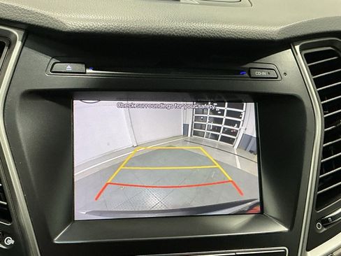 Used 2019 Hyundai Santa Fe XL SE image 5