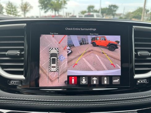 New 2026 Chrysler Pacifica Select image 68