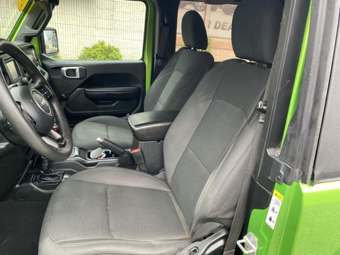 Used 2019 Jeep Wrangler Sport AWD/4WD image 8