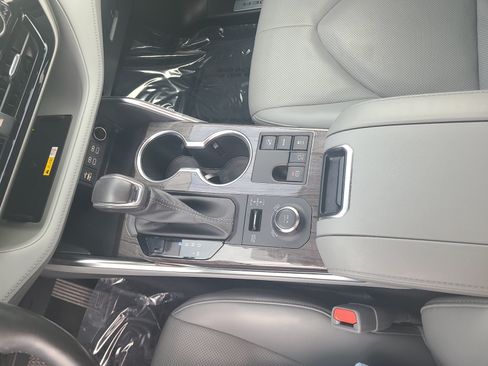 Used 2023 Toyota Highlander Limited AWD/4WD image 15