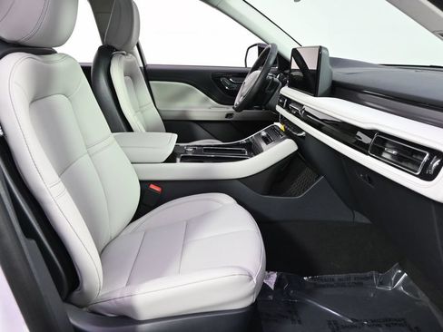 New 2026 Lincoln Aviator AWD w/ Jet Appearance Package image 16