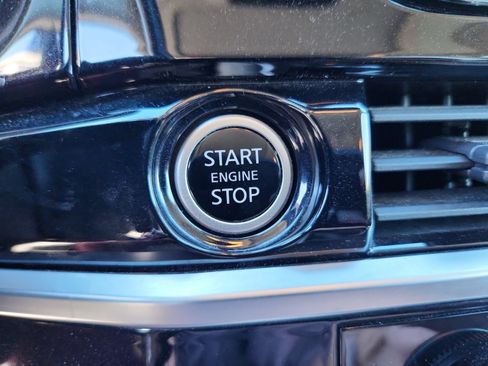 Used 2022 Nissan Pathfinder SL w/ SL Premium Package image 30