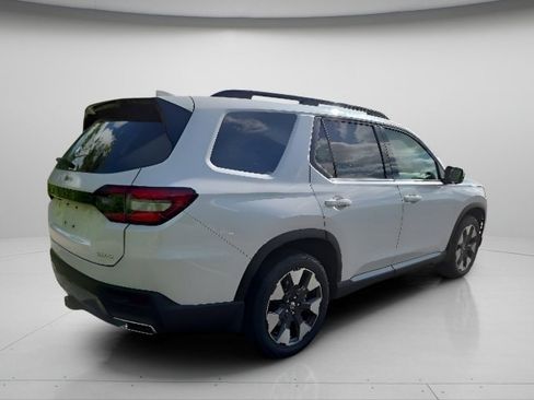New 2026 Honda Pilot Elite image 8