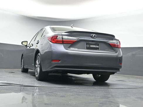 Used 2017 Lexus ES 300h image 27