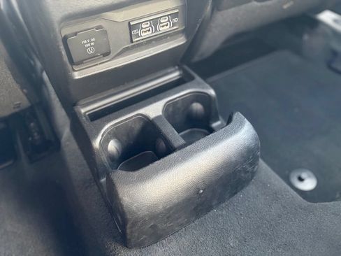 Used 2023 Jeep Grand Cherokee L Limited AWD/4WD image 17