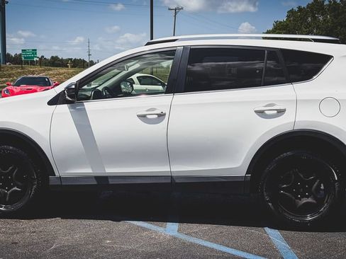 Used 2016 Toyota RAV4 LE AWD/4WD image 4