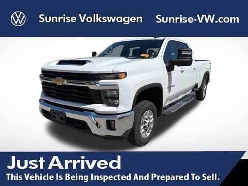Used 2025 Chevrolet Silverado 2500 LT w/ Convenience Package image 1