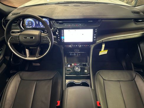 New 2026 Jeep Grand Cherokee Limited image 12