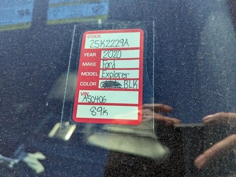 Used 2020 Ford Explorer XLT w/ Equipment Group 202A image 5