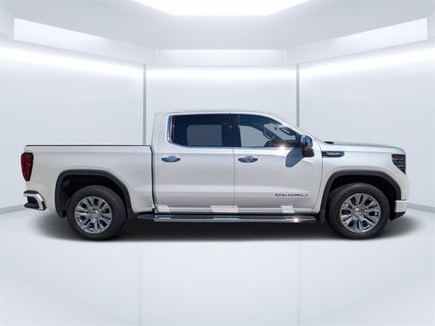 Used 2022 GMC Sierra 1500 Denali w/ Technology Package image 2