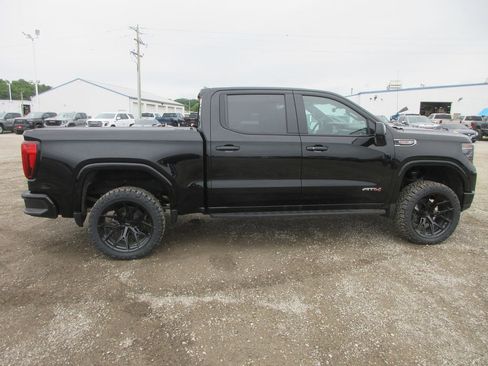 New 2026 GMC Sierra 1500 AT4 AWD/4WD image 3