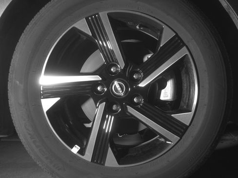 Used 2025 Nissan Sentra SV FWD image 12