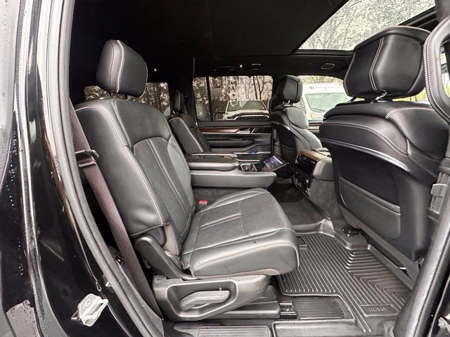 Used 2022 Jeep Grand Wagoneer Series II w/ Premium Group II AWD/4WD image 33
