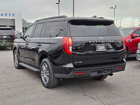 Used 2025 Ford Expedition Active AWD/4WD image 9