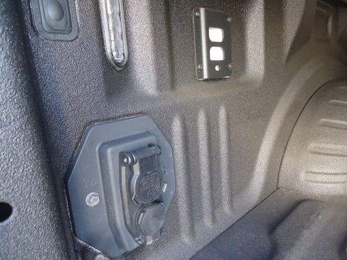 Used 2025 Ford F250 Lariat w/ Lariat Ultimate Package AWD/4WD image 13