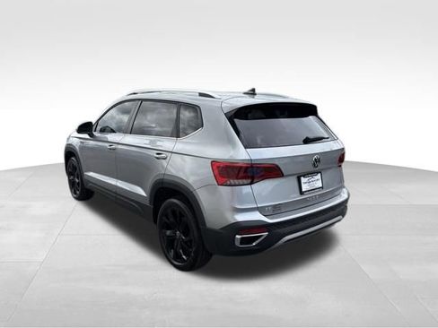 Used 2022 Volkswagen Taos SE FWD image 11