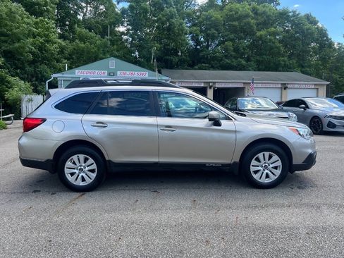 Used 2015 Subaru Outback 2.5i Premium AWD/4WD image 3