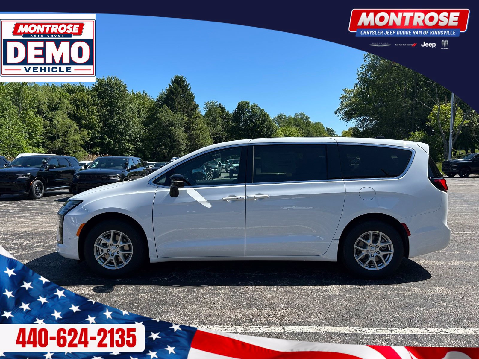 New 2027 Chrysler Pacifica Select w/ Family Tech Group FWD image 2