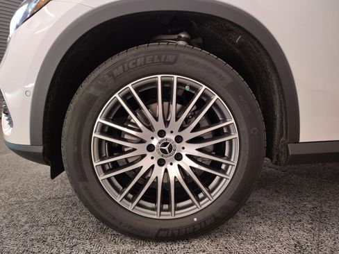 Used 2026 Mercedes-Benz GLC 300 image 11
