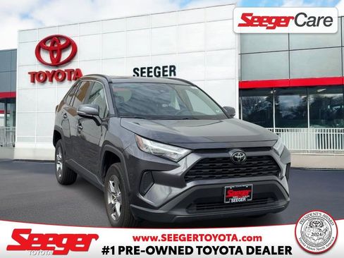 Used 2025 Toyota RAV4 XLE image 1