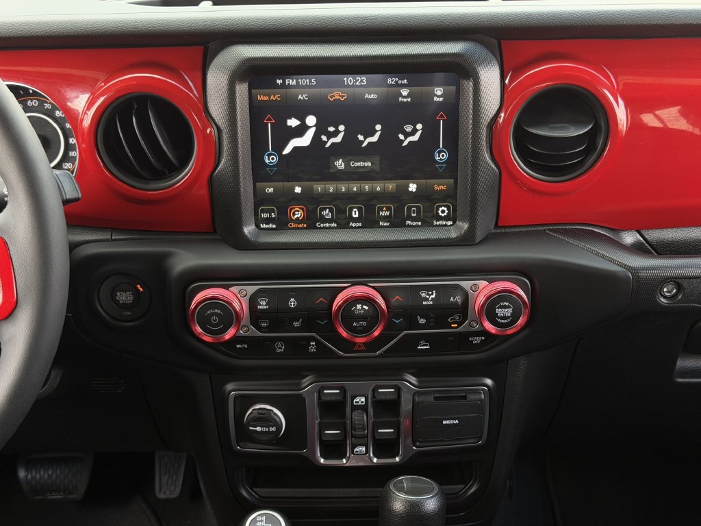 Used 2023 Jeep Gladiator Sport AWD/4WD image 19
