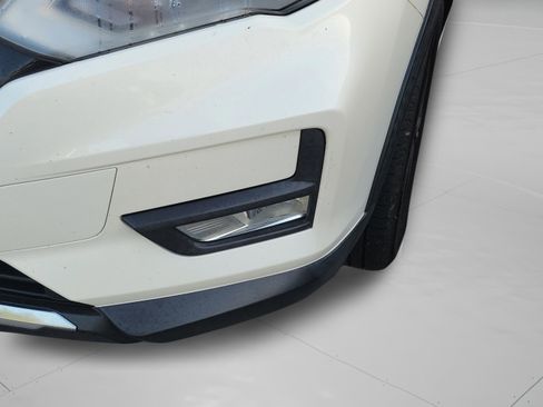 Used 2017 Nissan Rogue SL image 11