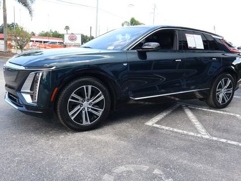 Used 2024 Cadillac Lyriq Luxury AWD/4WD image 3