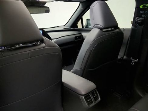 Used 2025 Lexus UX 300h FWD image 45