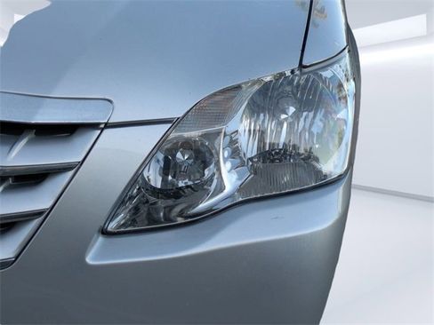 Used 2005 Toyota Avalon Limited image 10