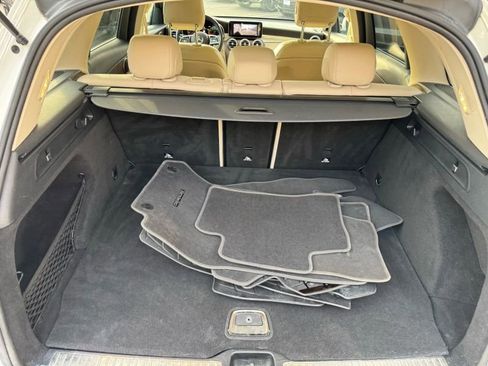 Used 2021 Mercedes-Benz GLC 300 4MATIC image 32