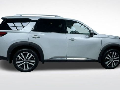 Used 2022 Nissan Pathfinder Platinum w/ Cargo Package image 26