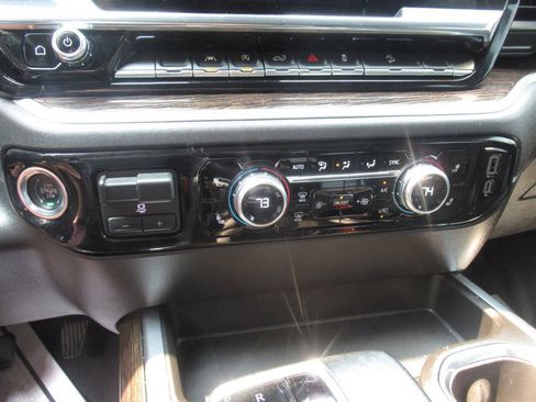 Used 2025 GMC Sierra 1500 Elevation w/ Preferred Package AWD/4WD image 29
