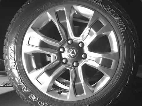 Used 2022 RAM 1500 Limited AWD/4WD image 12