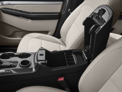 Used 2016 Ford Explorer XLT image 18