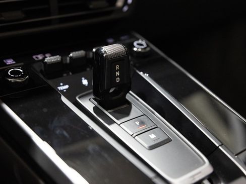 Used 2023 Porsche 911 Carrera w/ Sport Chrono Package image 42