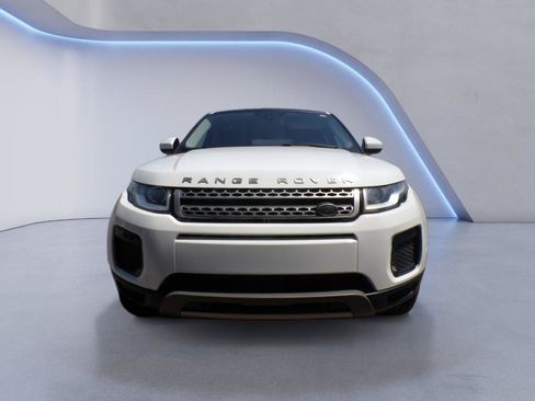 Used 2018 Land Rover Range Rover Evoque SE AWD/4WD image 2