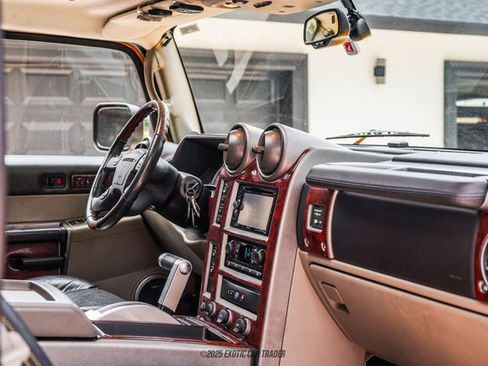 Used 2003 HUMMER H2 w/ Preferred Equipment Group image 43