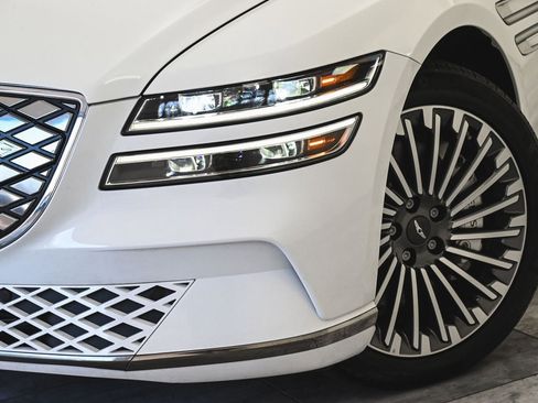 Used 2024 Genesis G80 image 37