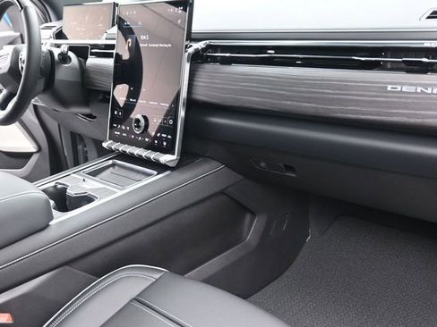 Used 2024 GMC Sierra EV Denali image 27