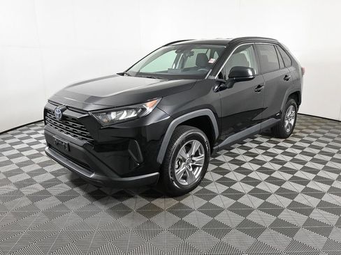 Used 2022 Toyota RAV4 LE image 1