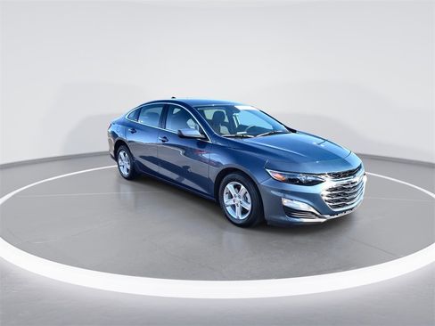 Used 2024 Chevrolet Malibu LS image 2